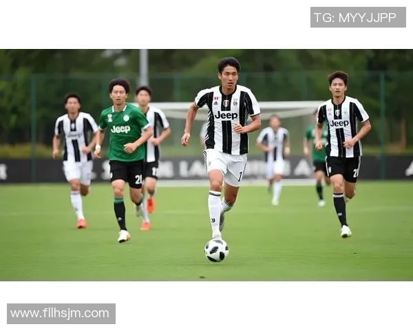 足球明星儿子成长记：从小球场到聚光灯下的精彩瞬间